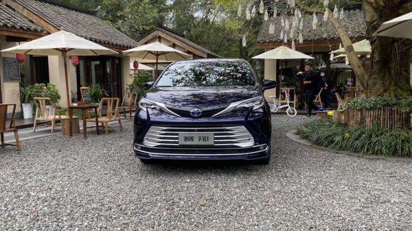 奶爸張局體驗賽那：很豐田，也很不豐田