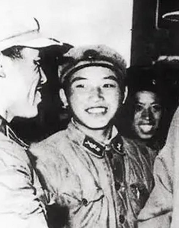 &OpenCurlyDoubleQuote;8341部隊&rdquo;的第二任政委，17歲參軍，18歲入黨，47歲當政委