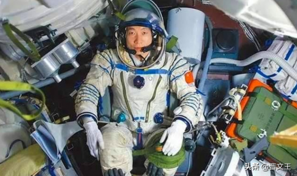 解放軍已有“三總部”，為何98年還要設立總裝備部？