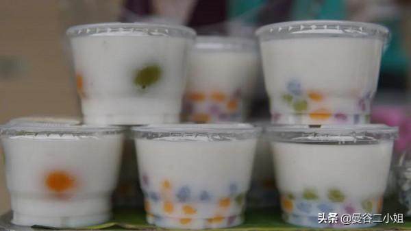 泰國疫情爆發後,第一次在路邊攤買早餐,覺得比米其林還香 泰國疫情爆發後,第一次在路邊攤買早餐,覺得比米其林還香