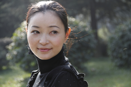 李微漪&quot;中國第一狼女&quot;：十年前賣房救狼養狼，十年後與狼再次相逢