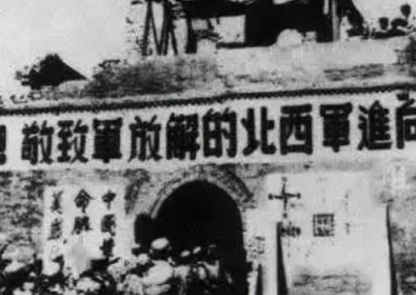 他是司務長出身,授銜前因病離休,組織上考慮後,依然授予他中將 他是司務長出身,授銜前因病離休,組織上考慮後,依然授予他中將