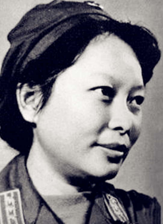 王新蘭和肖華相愛46年，肖華因病逝世後，王新蘭為何自責不已？