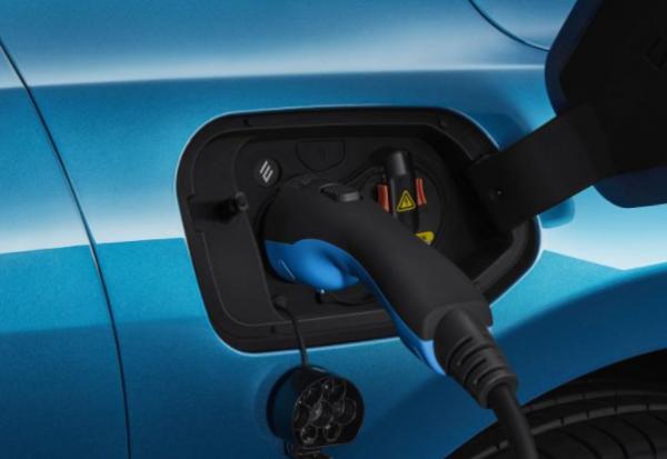 雷諾江鈴首款電動車羿配置曝光,產品力到底如何? 雷諾江鈴首款電動車羿配置曝光,產品力到底如何?