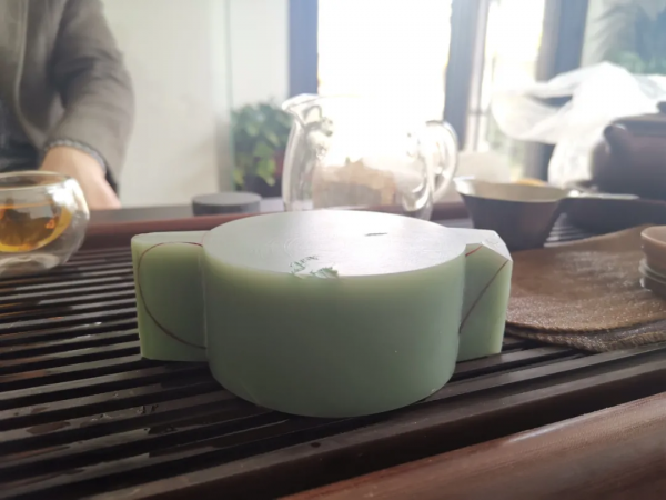 「凡刻」“問”一把石瓢玉“壺”