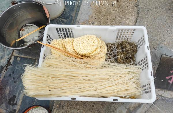 中國最特別的早餐店,溫泉井裡煮米粉,10元一碗你敢吃嗎? 中國最特別的早餐店,溫泉井裡煮米粉,10元一碗你敢吃嗎?