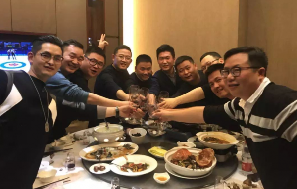 同學聚會上遇到這3件事,可能是有人“瞧不起”你,別被矇在鼓裡 同學聚會上遇到這3件事,可能是有人“瞧不起”你,別被矇在鼓裡