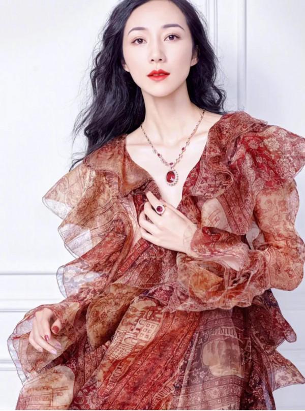 比張雨綺還狂的珠寶狂魔！來看看韓雪的過億珠寶收藏