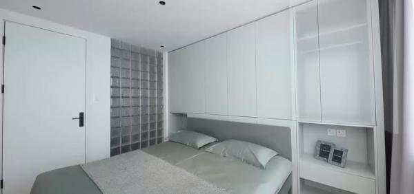 為孩子買50m²二手學區房，拆掉一扇門，一面牆，老破小大翻身