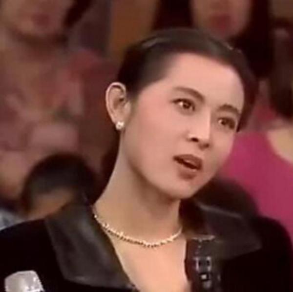 10位“整容上癮”的女星，明知矽膠臉恐怖，為何還是前仆後繼？