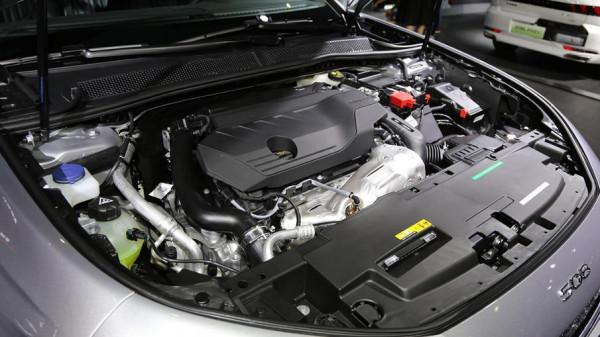 冷門中型轎車卻不冷,空間大、配置高,油耗還低 冷門中型轎車卻不冷,空間大、配置高,油耗還低