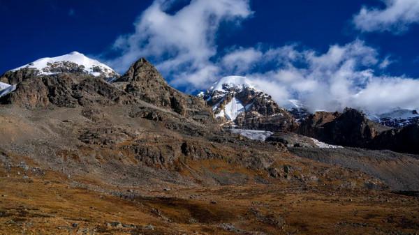 川西海拔最高最大最藍的海子——亞莫措根