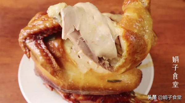 電飯煲燒雞,不加一滴水,肉鮮味美,軟爛不膩,出鍋饞得流口水 電飯煲燒雞,不加一滴水,肉鮮味美,軟爛不膩,出鍋饞得流口水