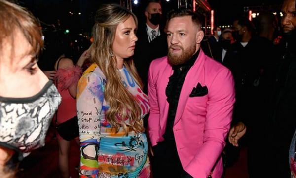 恢復神速?大放厥詞?斷腿2個月,嘴炮想踢球了,今年重返八角籠 恢復神速?大放厥詞?斷腿2個月,嘴炮想踢球了,今年重返八角籠