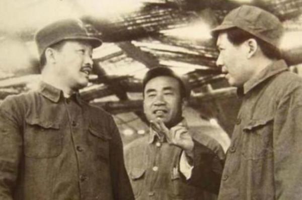 解放戰爭轟轟烈烈,為何賀龍卻“銷聲匿跡”,授銜時仍成十大元帥 解放戰爭轟轟烈烈,為何賀龍卻“銷聲匿跡”,授銜時仍成十大元帥