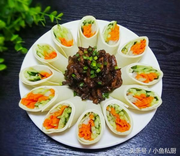 年夜飯，不管一年掙多少錢，16道菜要端上桌，寓意虎年萬事順意