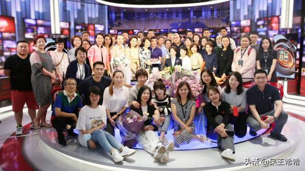 央視國際頻道代表門面，能入職的主持人顏值都不差