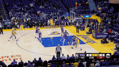 湖人又崩了，老炮攻防兩端拿捏詹瓜！鵜鶘再現勇士電梯門戰術