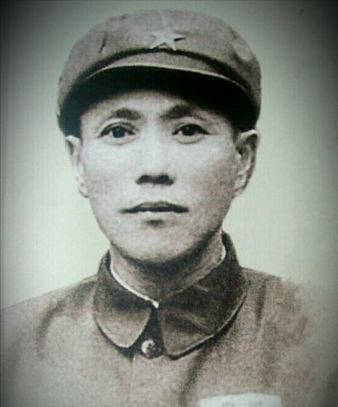李先念文韜武略,戰功不亞於十大元帥,為何1955年不在授銜名單中 李先念文韜武略,戰功不亞於十大元帥,為何1955年不在授銜名單中