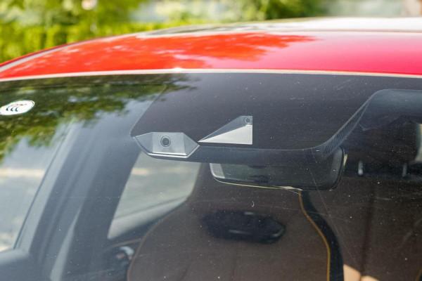 高品質純電家轎，配備“刀片電池”，續航600km，12.98萬起售