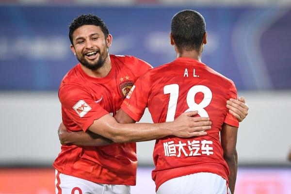 恭喜國安！5大外援離隊後，有望簽下恆大歸化前鋒，比韋世豪實用