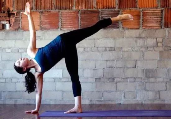 給瑜伽初學者推薦6個基礎動作!每天10分鐘,進步看得見 給瑜伽初學者推薦6個基礎動作!每天10分鐘,進步看得見