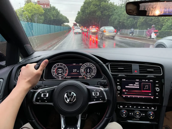 二手大眾 高爾夫 GTI:德系小鋼炮,樂趣十足,實用代步 二手大眾 高爾夫 GTI:德系小鋼炮,樂趣十足,實用代步