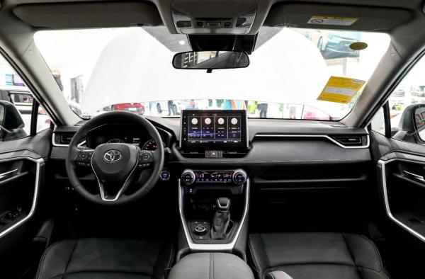 空間大油耗低的經濟適用男,廣汽豐田威蘭達表現如何 空間大油耗低的經濟適用男,廣汽豐田威蘭達表現如何