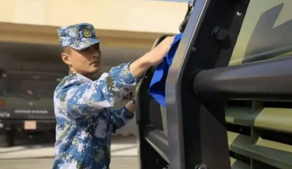 聽100位戰友說,做完這件事再離隊吧 聽100位戰友說,做完這件事再離隊吧