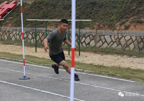 直選列兵駕駛員，入列