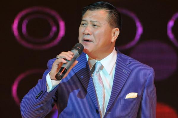 謝霆鋒、陳小春、張智霖等定居內地，老牌港星直言逃離香港的辛酸