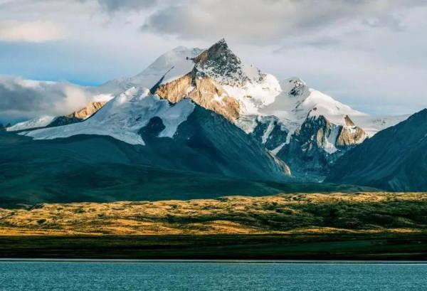 世界上最危險的永遠不可登頂的山峰