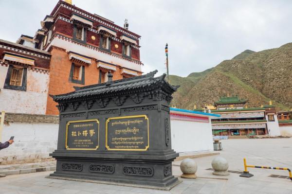 這個寺廟名字很奇怪，卻佔整座城市的1/3，面積相當於10個足球場