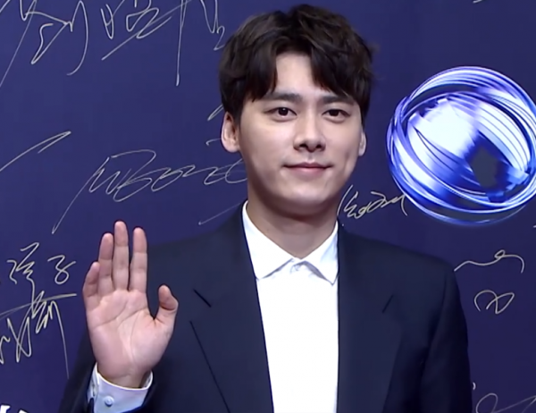 男星走紅毯啥時候也能捲起來?有人穿羽絨服,有人像遛彎老大爺 男星走紅毯啥時候也能捲起來?有人穿羽絨服,有人像遛彎老大爺