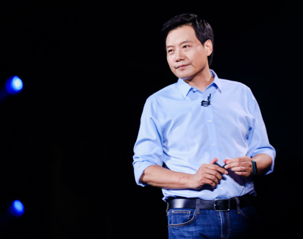 死磕蘋果！Xiaomi 新機全面對標iPhone學習，庫克：頭疼