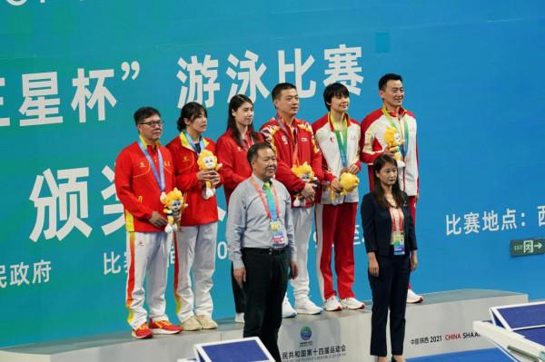 江蘇運動員張雨霏勇奪十四運女子100米蝶泳金牌