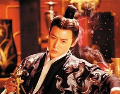 因為自己皇后的背叛，因此含恨而終的皇帝，死時年僅三十三歲