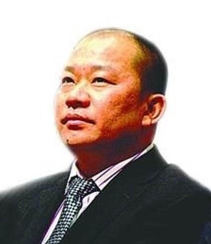 包頭首富金利斌，24歲擺地攤白手起家，44歲身家25億卻選擇自焚