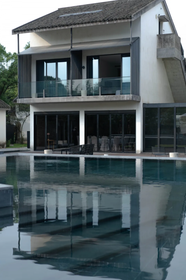 沉浸式體驗10000㎡水鄉秘境，住loft星空房，不輸奢牌品質度假