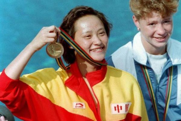 跳水女皇高敏：18歲奪奧運金牌，22歲卻巔峰退役，二婚老公是教授
