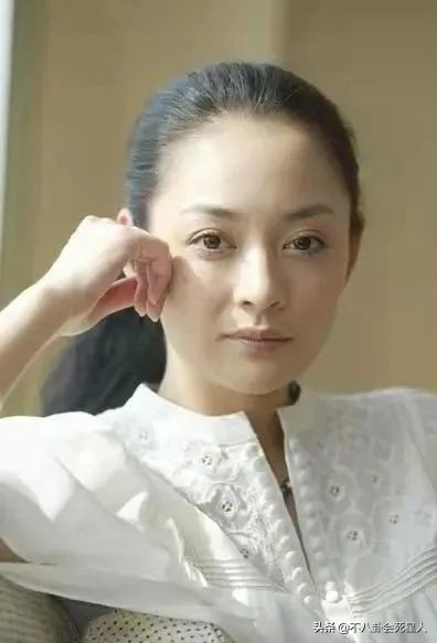 那些老了就演皇后太后的演員，年輕時都是大美人，老了氣質依舊