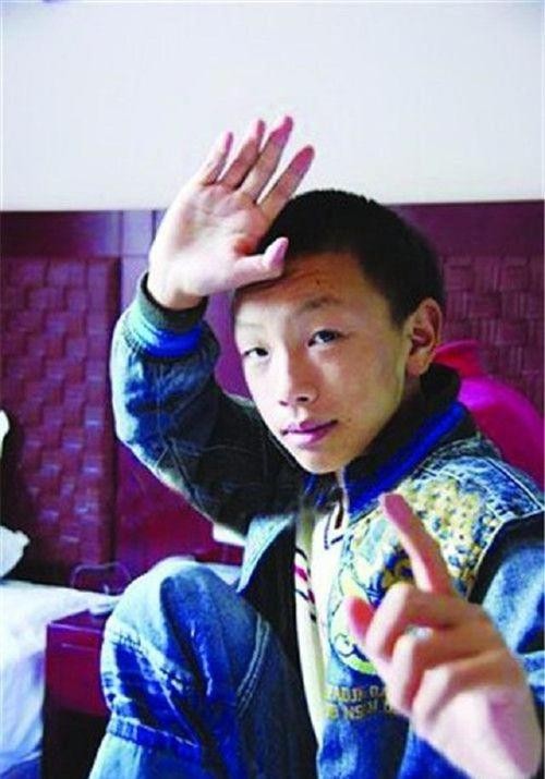 貴州13歲男孩考上985，茅臺為他資助4年學費，卻在1年後停止贊助