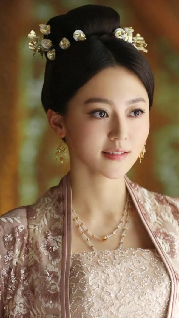 “天生壞人”，這6位“反派臉”女星演壞人入木三分，氣得人牙癢