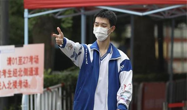 中考在即,父母需要“全路線陪同考試”嗎?父母的看法很現實 中考在即,父母需要“全路線陪同考試”嗎?父母的看法很現實