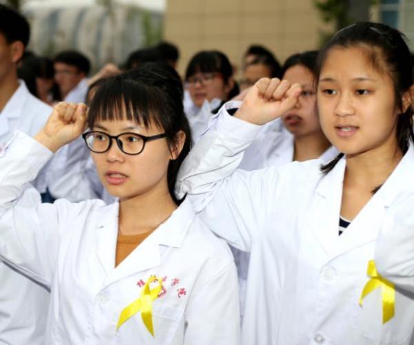 未來10年女生學啥專業比較吃香？工作穩定待遇好，女孩家長需瞭解