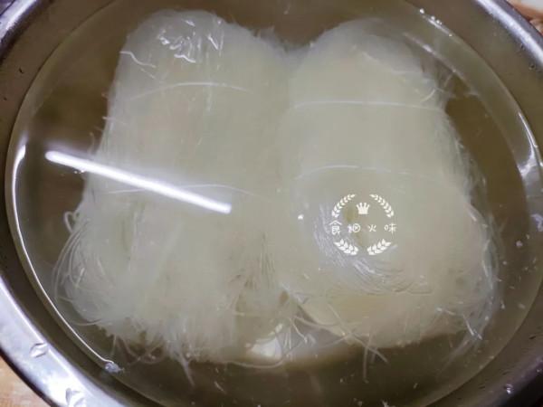 炒粉時，最忌只泡水，掌握這3點，鮮香入味不幹不坨，真好吃