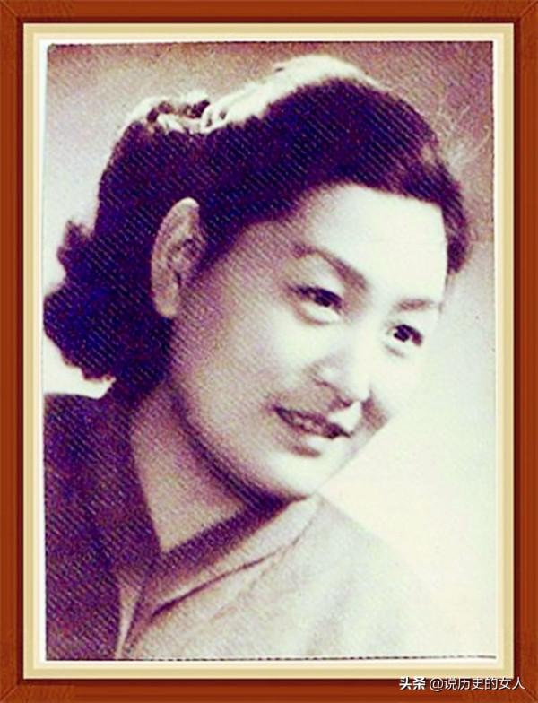 她把一份重要情報藏在旗袍裡帶走，數日後我軍解放南京，她是誰？