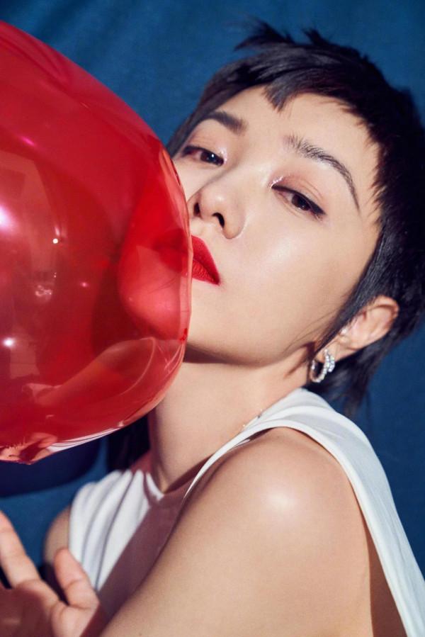 郭采潔活動照片，已經瘦成了排骨