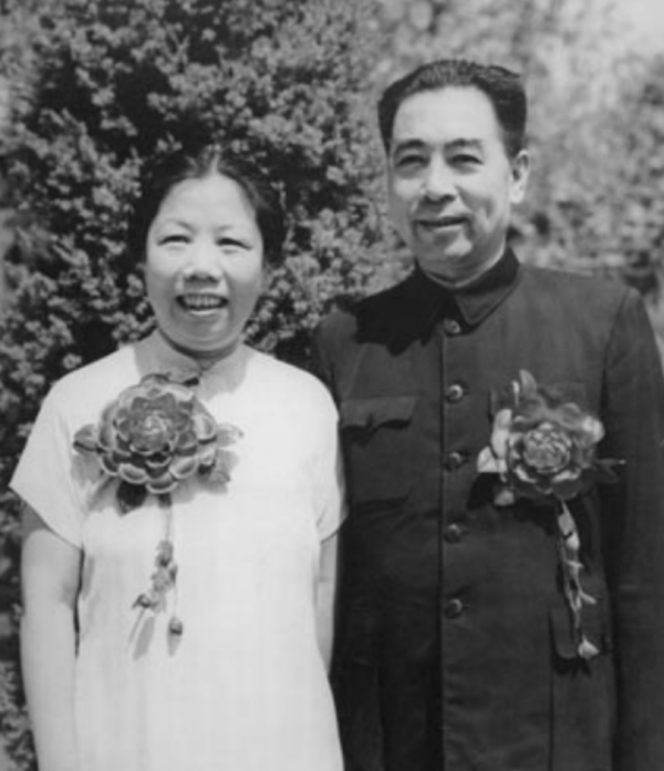 與周恩來久別重逢，鄧穎超坦白一事，周恩來大怒：你怎麼這麼糊塗