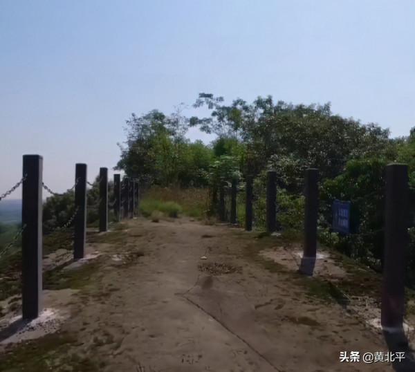 四川廣安武勝縣勝利鎮有座天然形成的大橋，形成於1億7千萬年之前